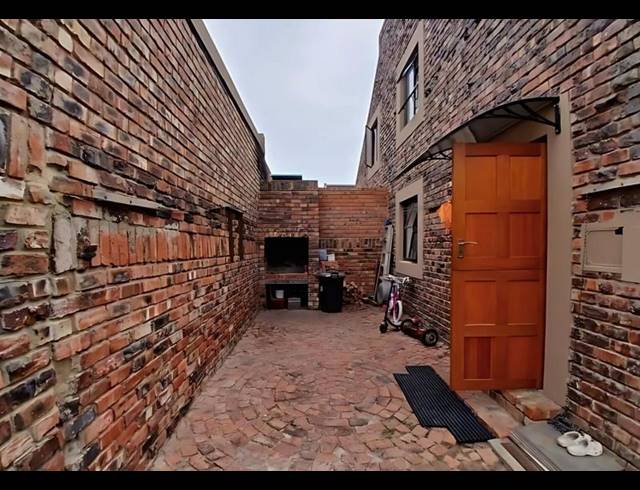 2 BEDROOM TOWNHOUSE FOR SALE IN HEIDERAND